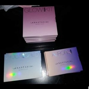 New and Authentic Anastasia Beverly Hills Glow Kit